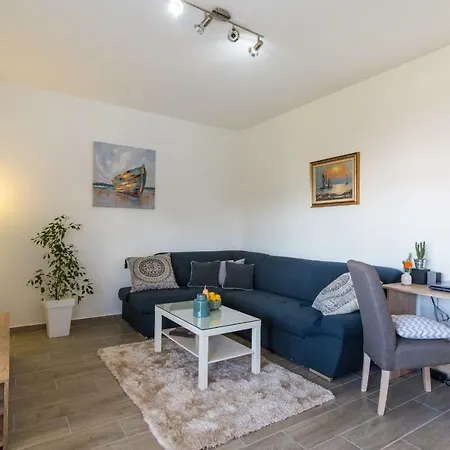 Okrug Gornji - With Sea View Apartmán *