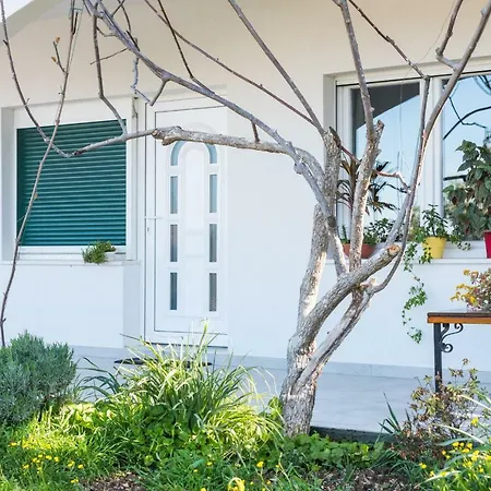 Okrug Gornji - With Sea View