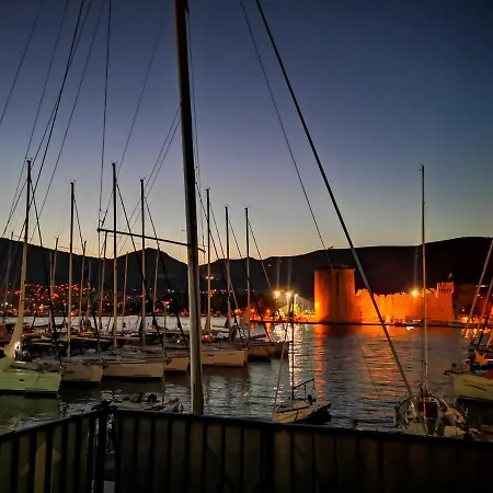 Okrug Gornji - With Sea View Apartman *