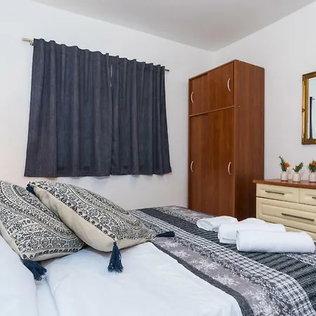 Okrug Gornji - With Sea View * Τρογκίρ