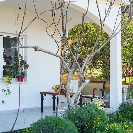 Okrug Gornji - With Sea View Apartman *