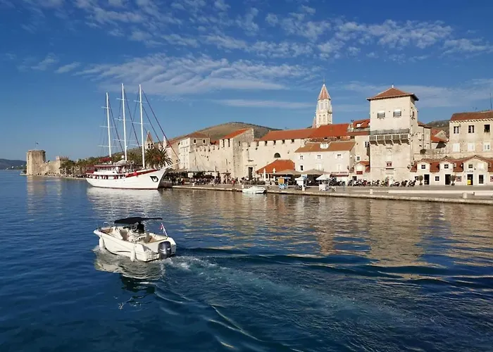 Okrug Gornji - With Sea View *