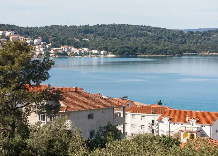 Okrug Gornji - With Sea View