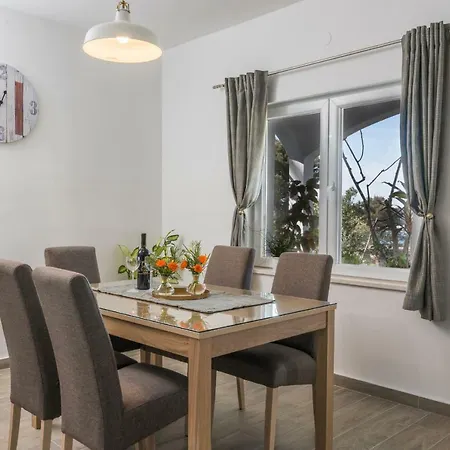 Okrug Gornji - With Sea View *